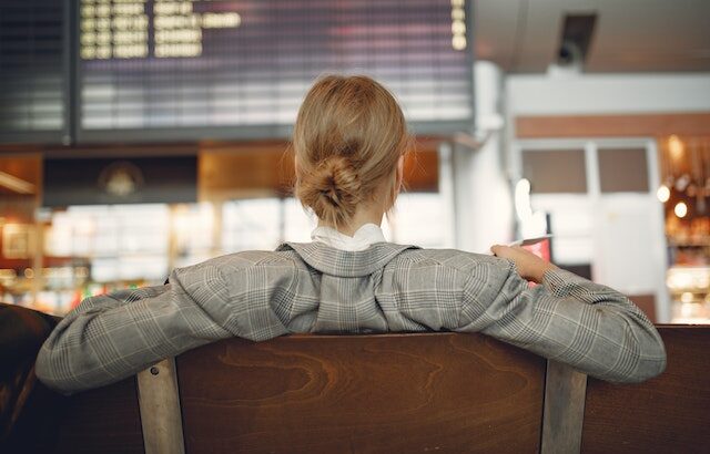 how long can you stay in airport lounge