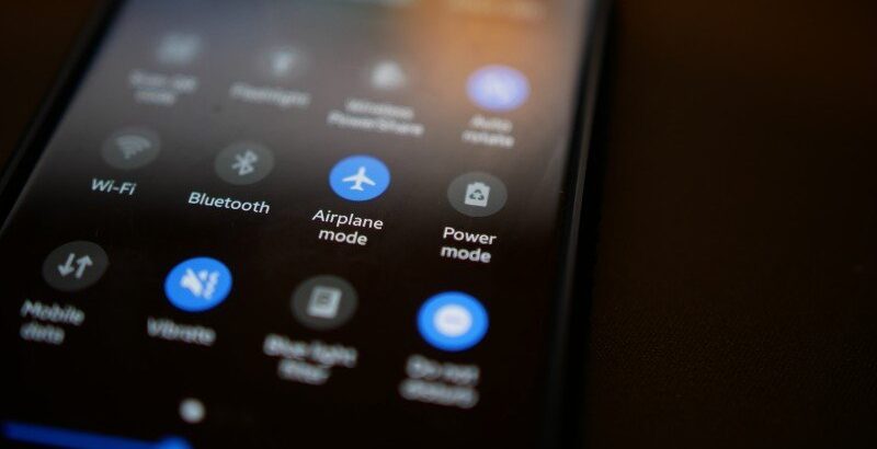 can you turn off airplane mode after takeoff explained