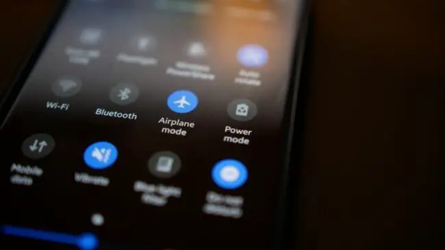 can you turn off airplane mode after takeoff explained